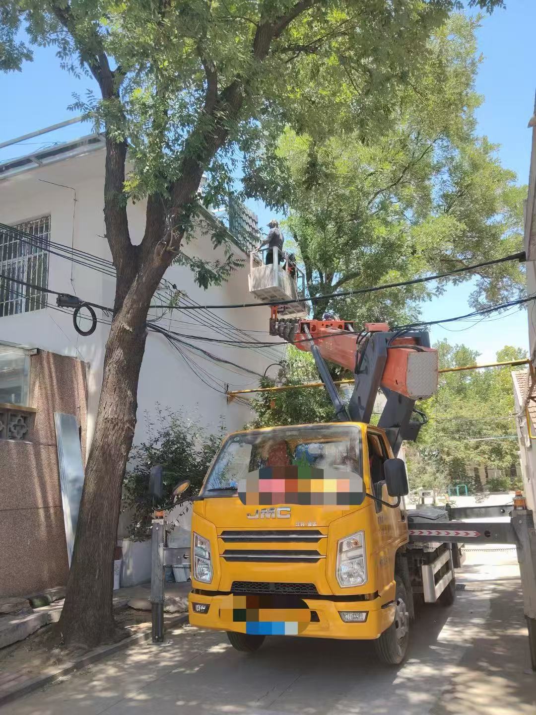 龙岩市高空作业车能吊装重物吗？最大承载多少公斤？
