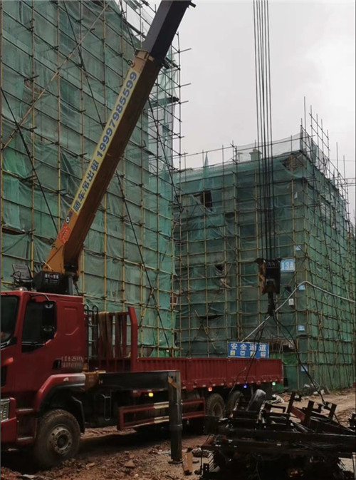 龙岩市“慢工细活”—— 吊车的 “微动控制” 技术
